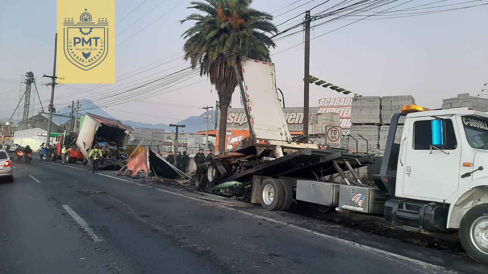 Retiran contenedor que se incendió en ruta al Pacífico