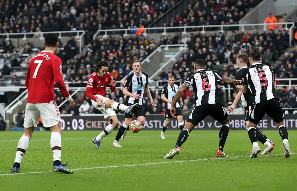 Cavani evita la derrota del Manchester United ante el Newcastle