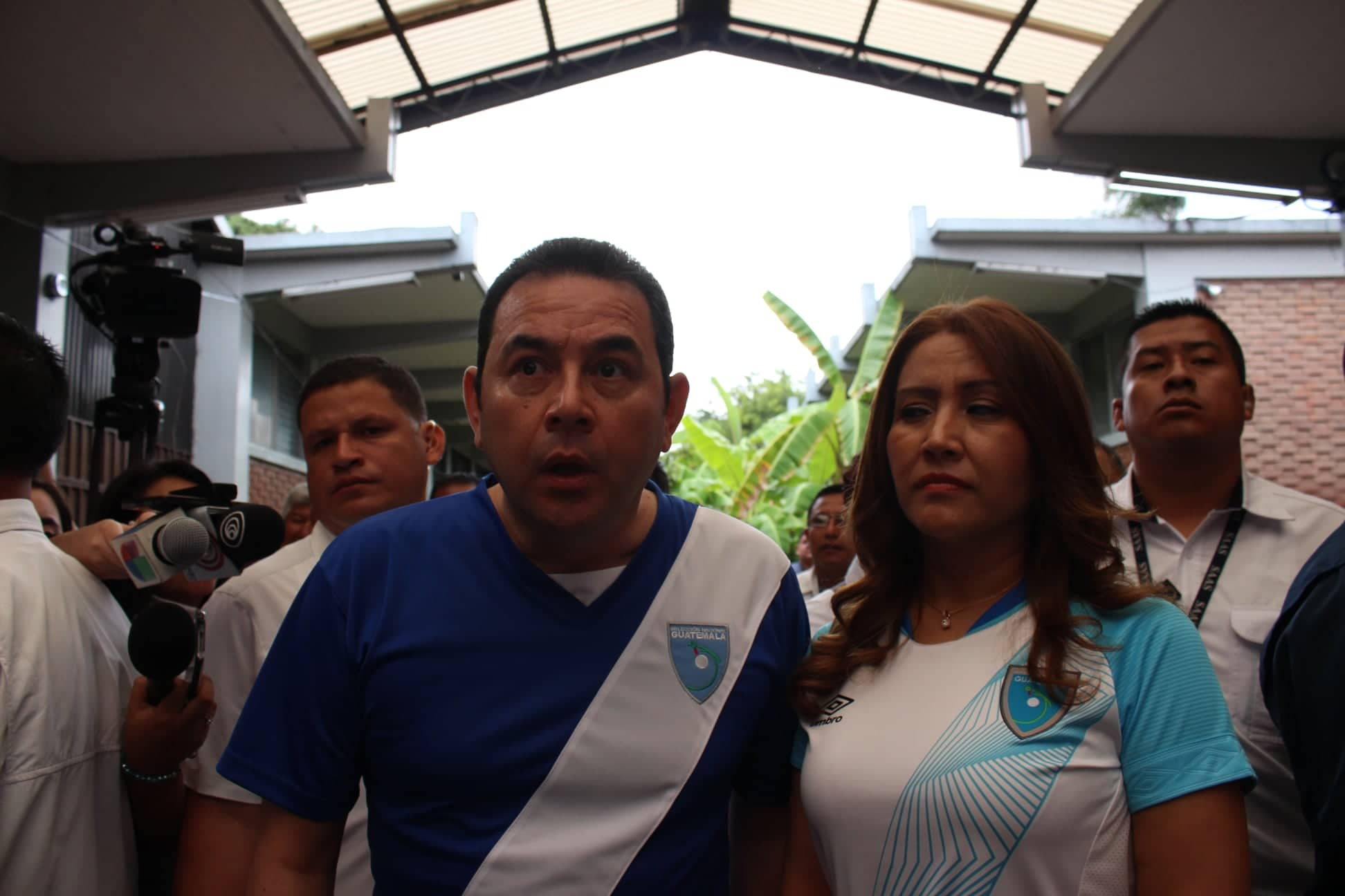 FOTOS. Jimmy Morales reaparece en redes sociales en pijama navideña