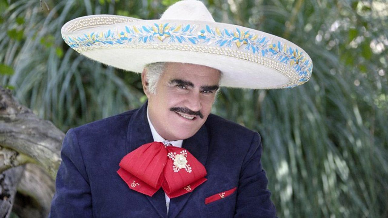 Vicente Fernández regresa a terapia intensiva