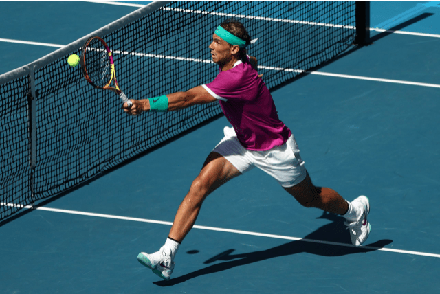 VIDEO. En gran exhibición Nadal se clasifica a los cuartos en Australia