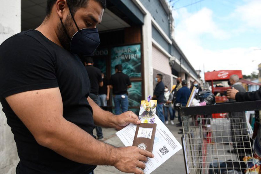 Realizan revalidación de turnos en Parroquia La Merced