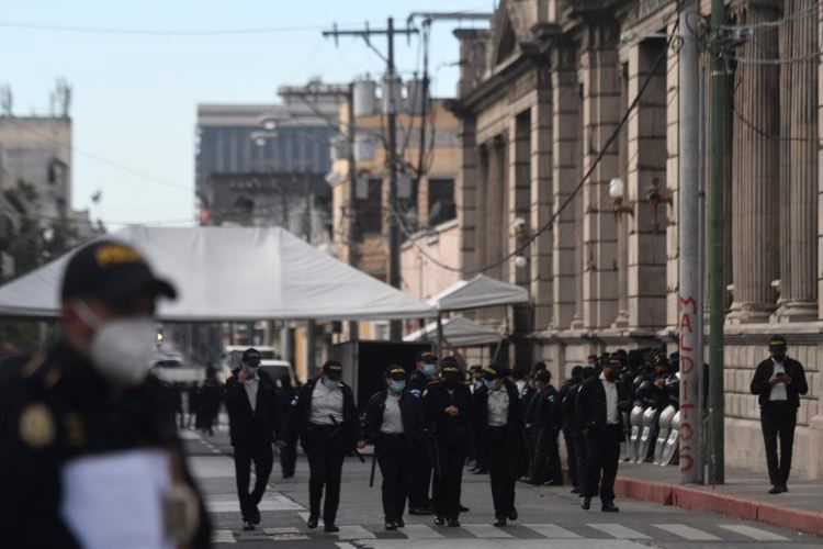 EN IMÁGENES. Fuerte dispositivo de seguridad resguarda Congreso