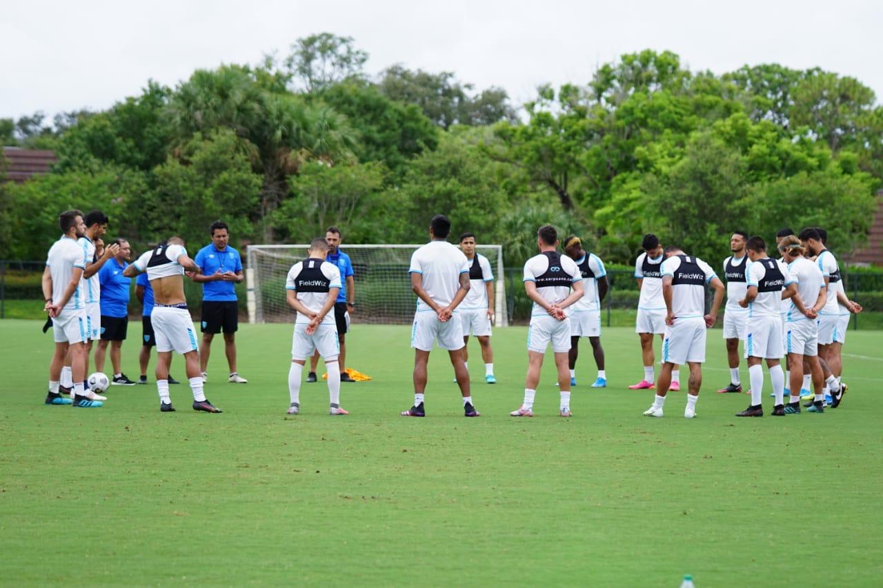 Luis Fernando Tena dio a conocer su primera convocatoria al frente de Guatemala