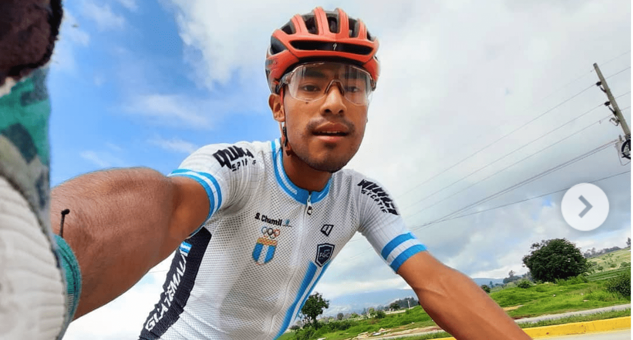 Equipo español contrata al ciclista guatemalteco Sergio Chumil