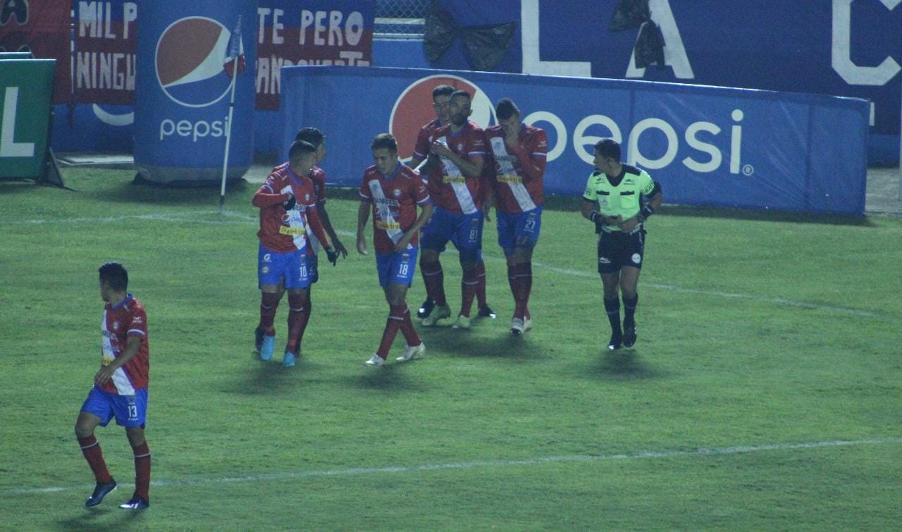 VIDEO. Xelajú se impone a Achuapa en el Mario Camposeco