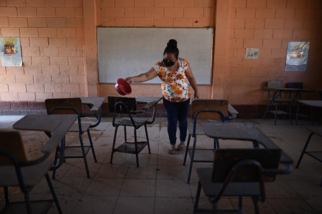 clases-presencial-para-ciclo-escolar-en-guatemala-2022-durante-la-pandemia-covid-19