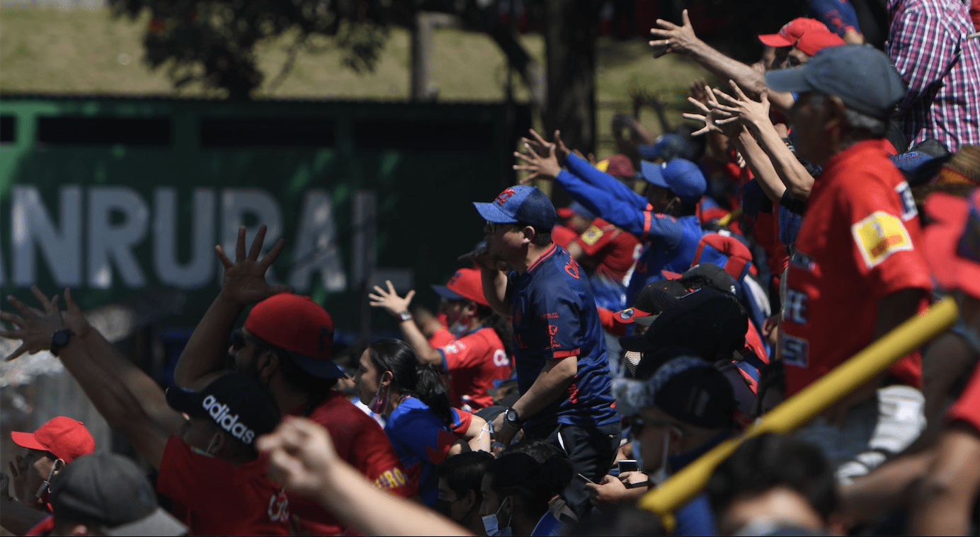 Municipal advierte a su afición tras insultos en el Clásico 319