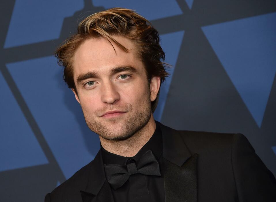 FOTOS. Robert Pattinson irreconocible con los dientes ensangrentados