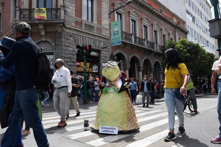 Manifestación en Paseo de la Sexta contra la fiscal general, Consuelo Porras