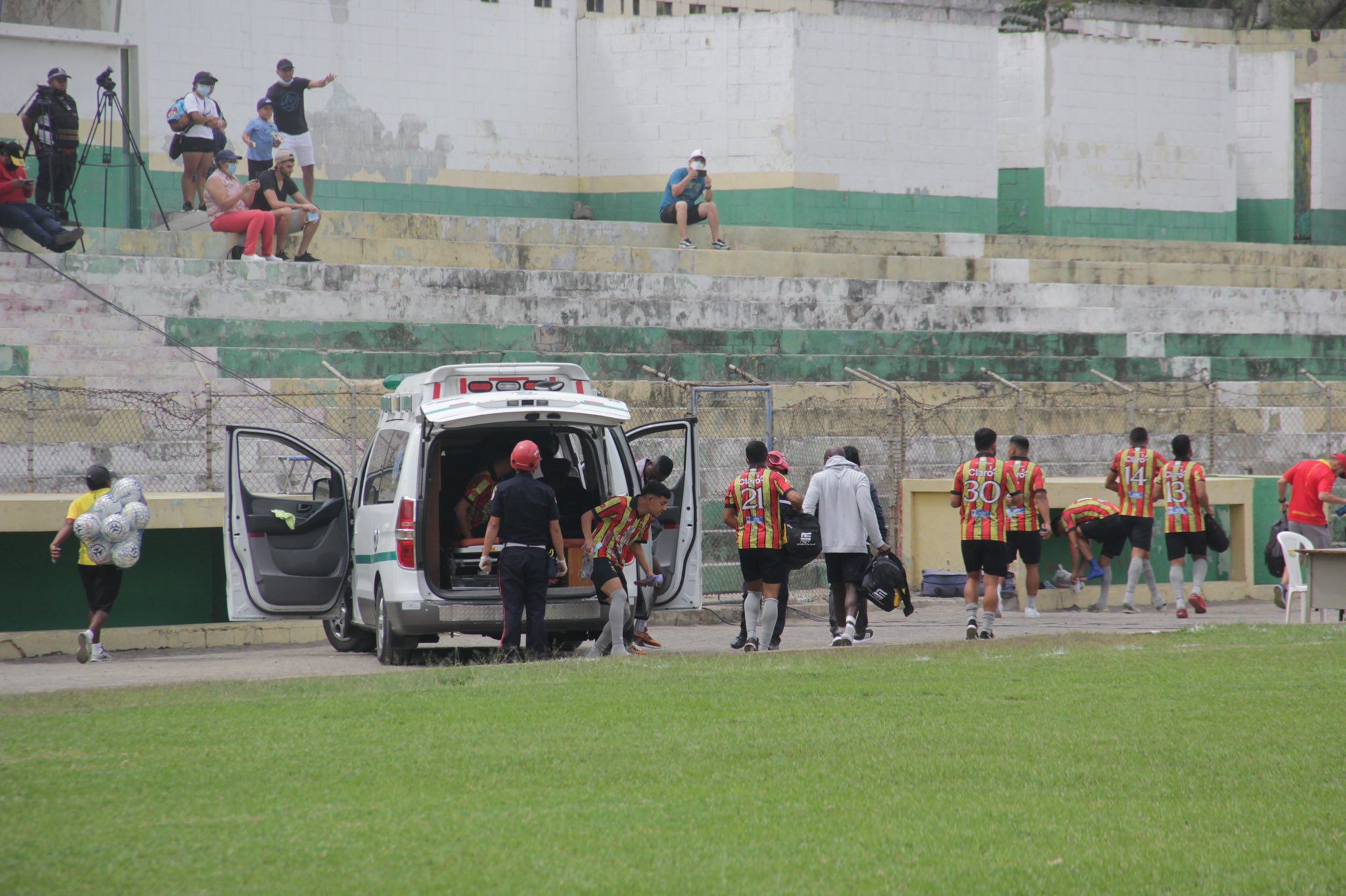 Zacapa Tellioz llega en ambulancia a su duelo y pierde ante Cremas B en Primera División