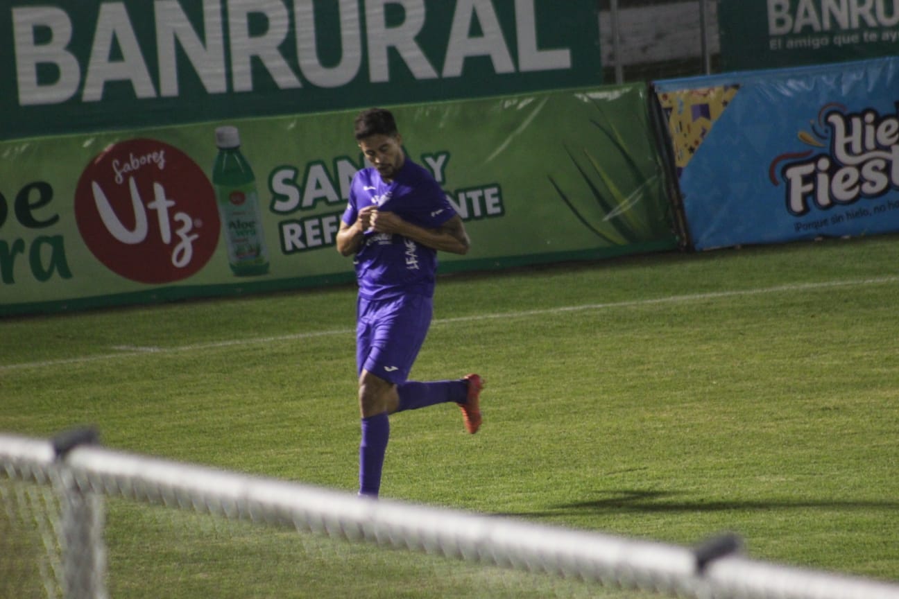 ¡Antigua no perdona a Xela y los golea 6-0 en el estadio Pensativo!