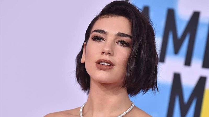 Dua Lipa queda en evidencia de hacer playback en pleno concierto