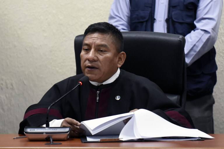 Corte Suprema de Justicia separa del cargo al juez Pablo Xitumul