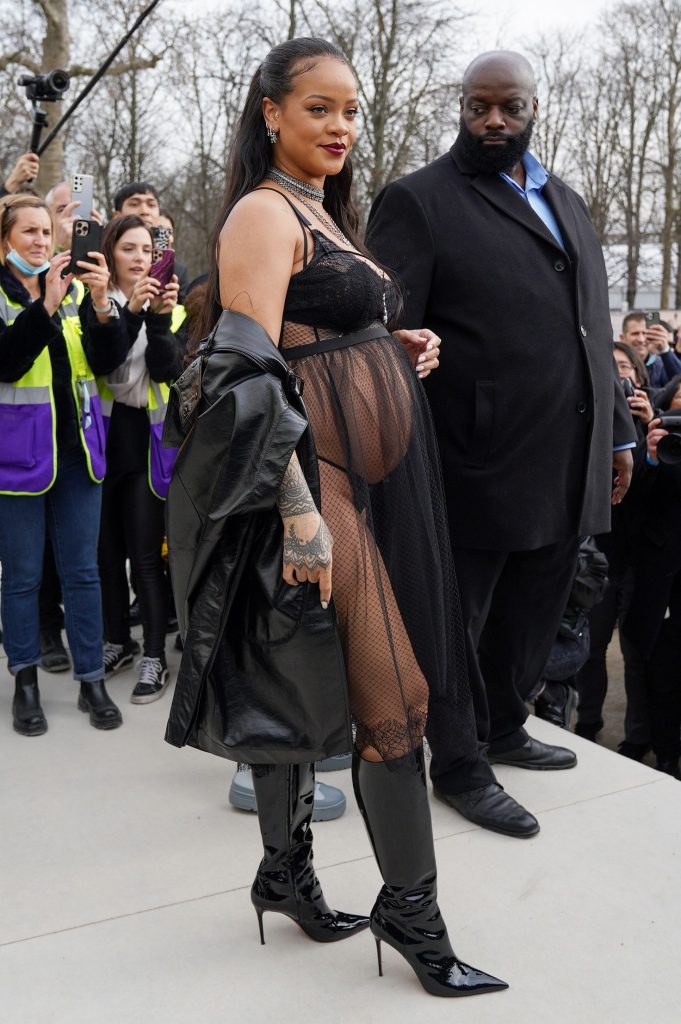 rihanna fashion París