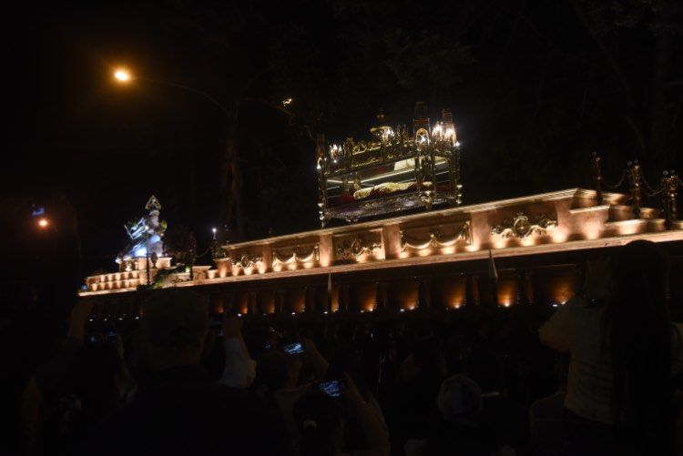 Cristo Yacente hace historia al recorrer la Avenida Reforma