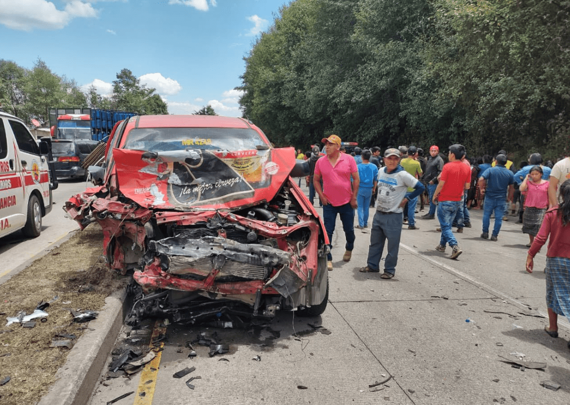 Fuerte accidente en ruta Interamericana: 15 personas con heridas y fracturas