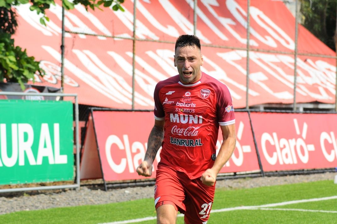 Salida de Enzo Herrera provoca reacción de afición de Malacateco