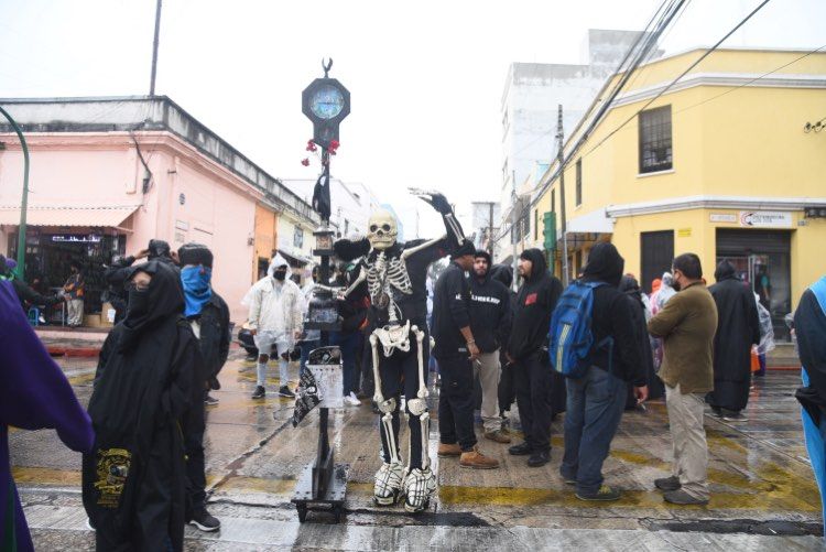 La crítica y la sátira de la Huelga de Dolores regresan tras pausa por Covid-19