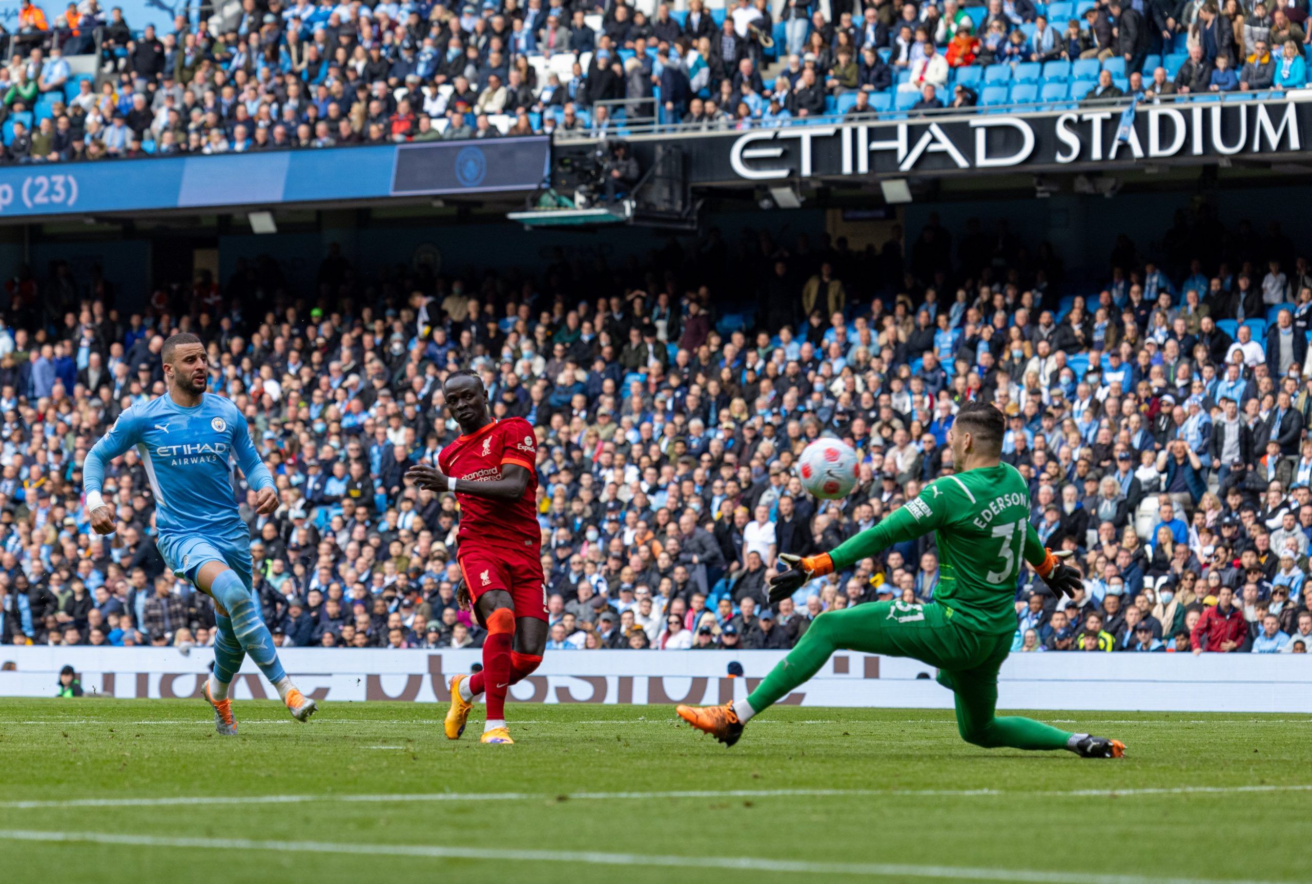 ¡Partidazo! Manchester City y Liverpool protagonizan entretenido empate