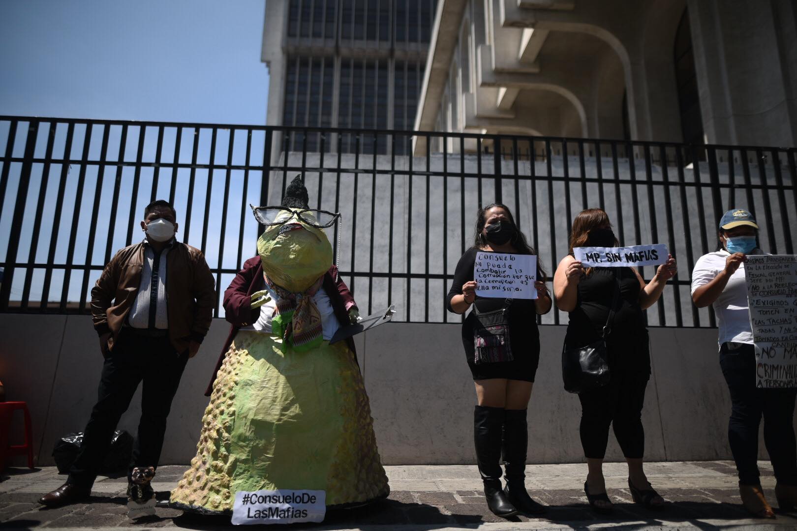 FOTOS. Guatemaltecos protestan contra postulación de Consuelo Porras