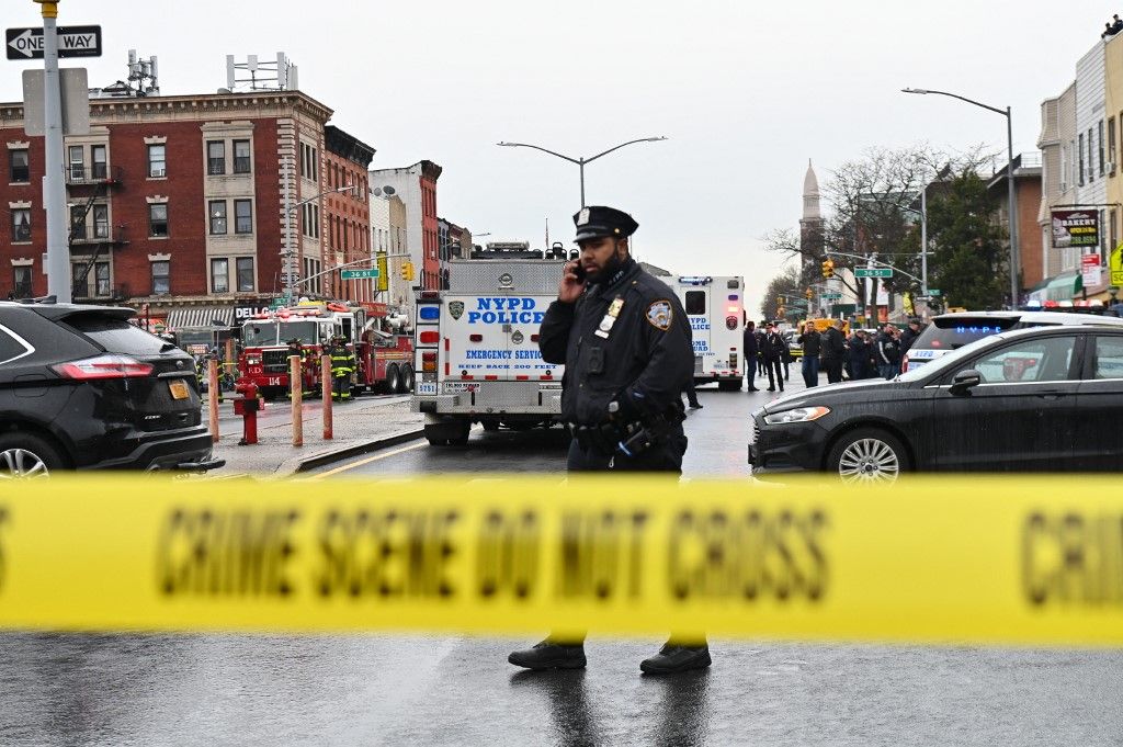 Tiroteo en metro de Nueva York: 17 heridos y el sospechoso prófugo