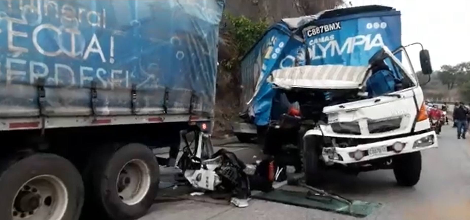 Camiones se accidentan en ruta al Atlántico