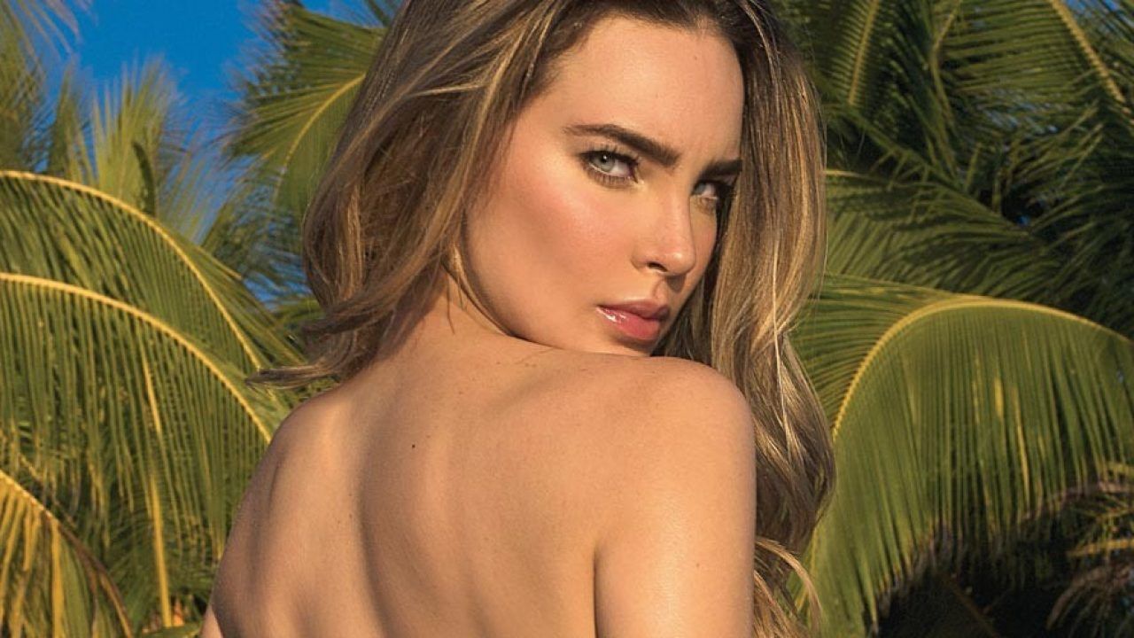 Belinda cautiva con su provocativo bikini al bañar elefantes en Tailandia