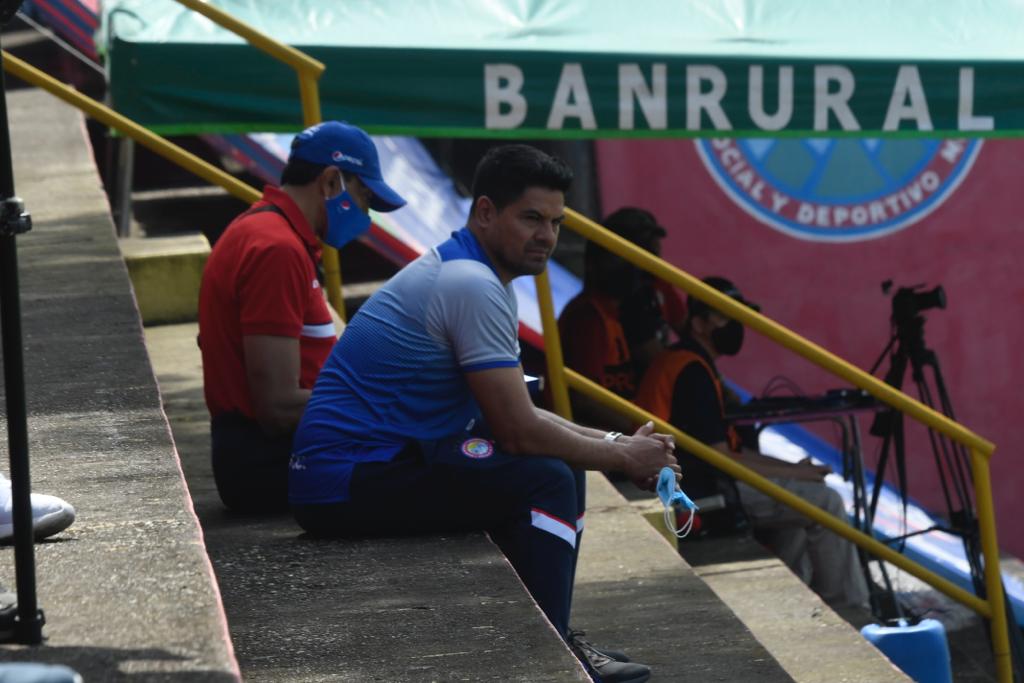 Xelajú MC confirma la salida del técnico mexicano Irving Rubirosa