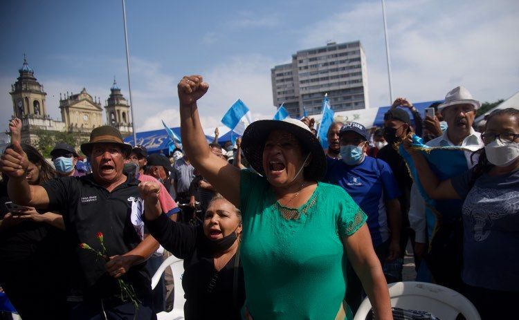 La Plaza dice presente: ¡Pueblo, que escuchas, únete a la lucha!