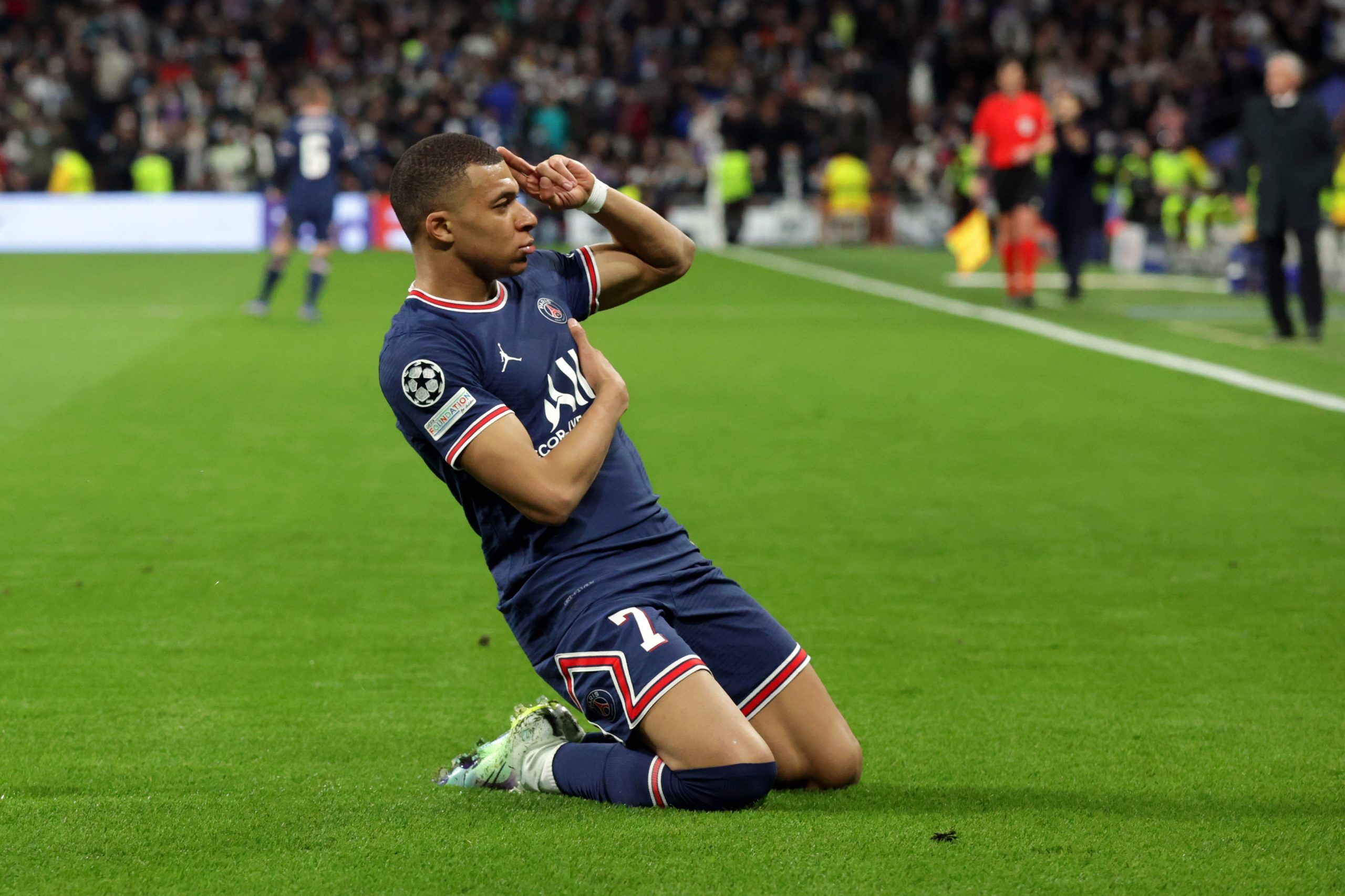 ¡Oficial! Kylian Mbappé seguirá su historia con el PSG hasta 2025