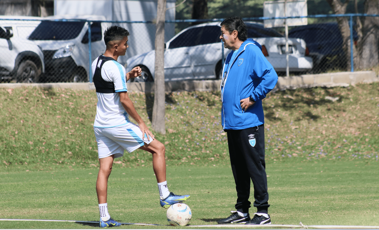 Tena convoca a sus primeros 7 jugadores de cara al inicio de Liga de Naciones