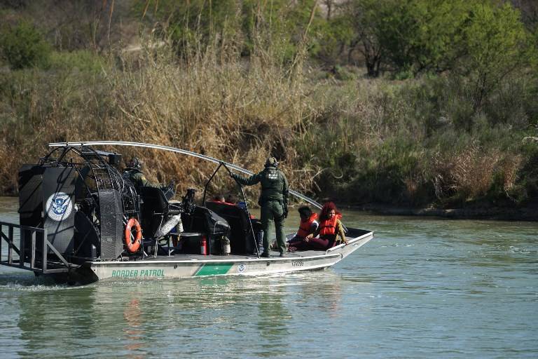 Niño guatemalteco muere ahogado al intentar cruzar hacia EE. UU.