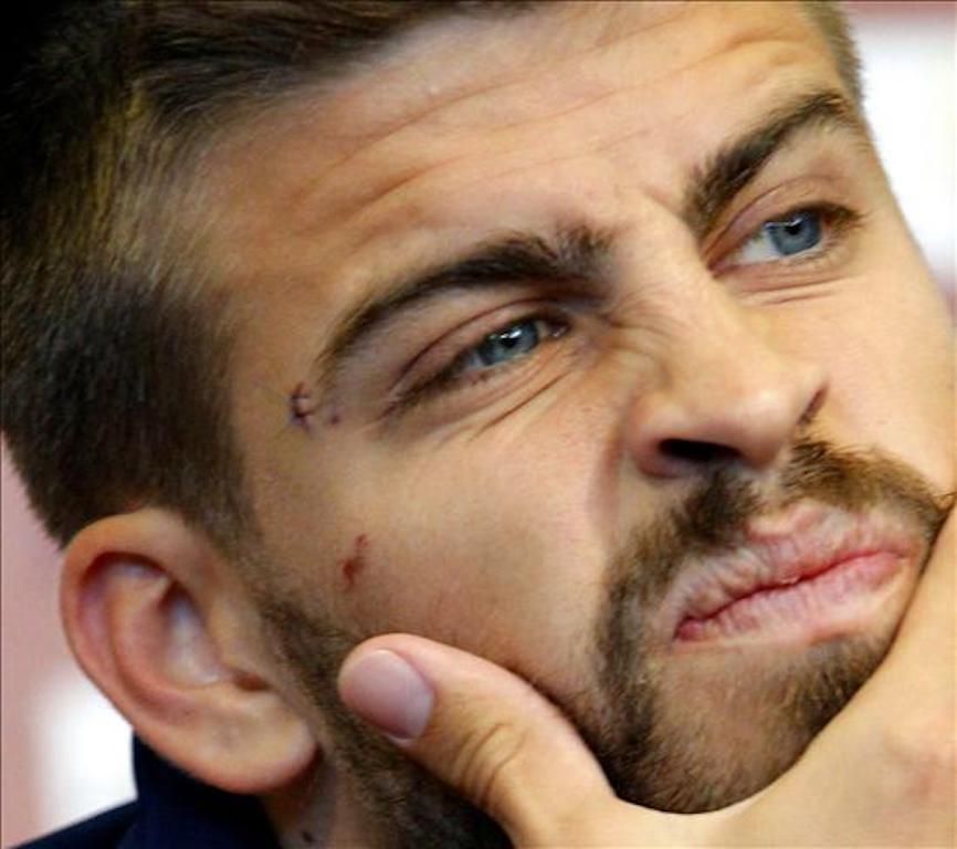 Piqué se negó a saludar a un niño y lo exhiben en redes sociales