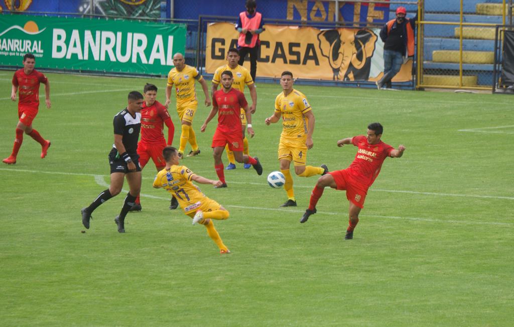 «Estoy agradecido con Dios por mi gol, pero me sabe a nada por la derrota», dice López