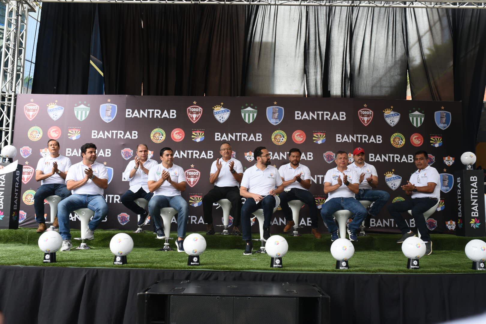 Bantrab anuncia patrocinio con nueve clubes del futbol guatemalteco