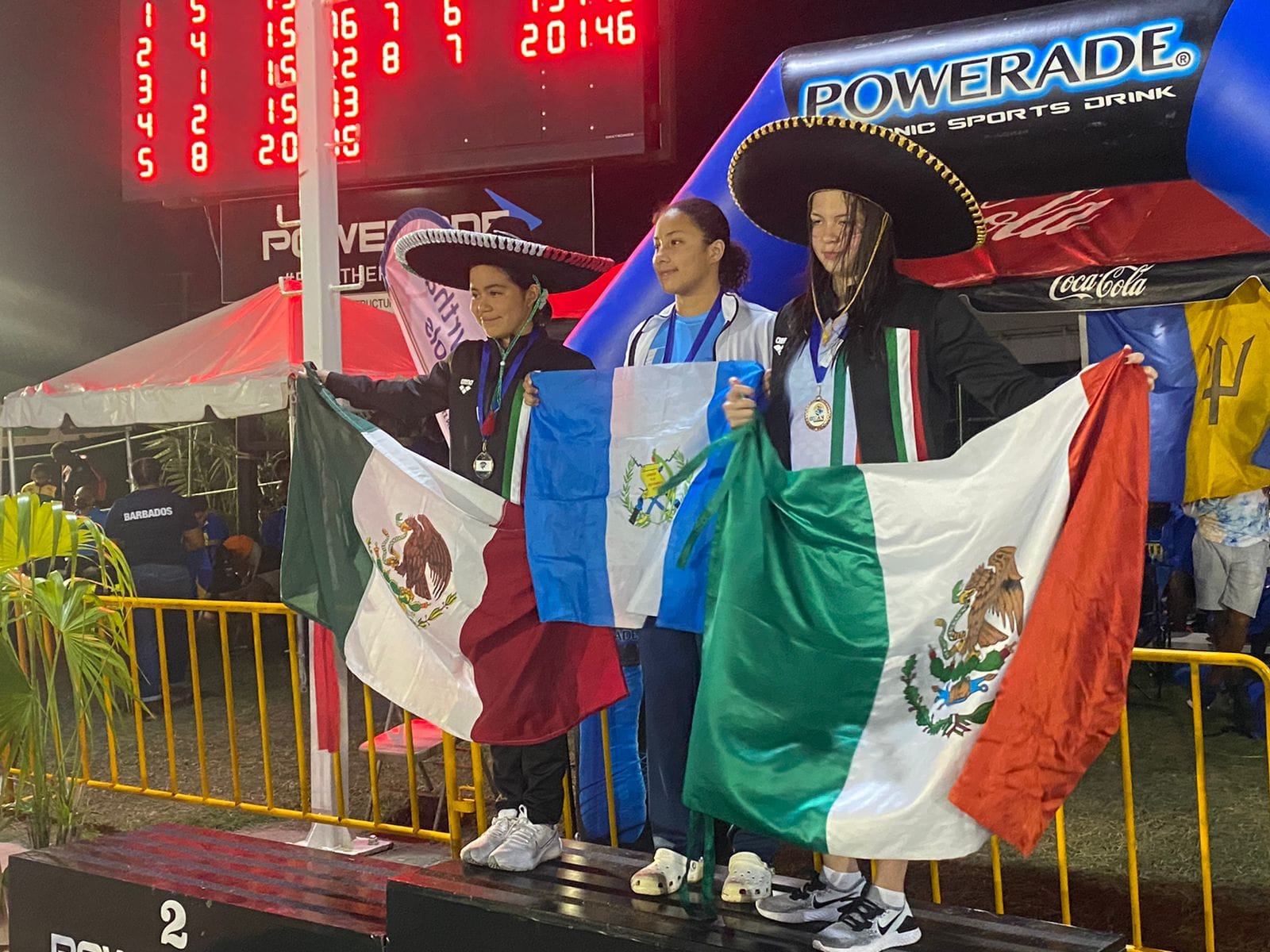 Guatemala sobresale en Campeonato de Natación que se celebra en Barbados