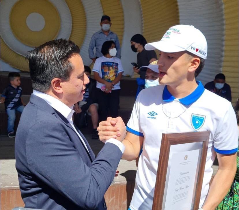 VIDEO. Jorge Moreno es recibido como héroe en Huehuetenango