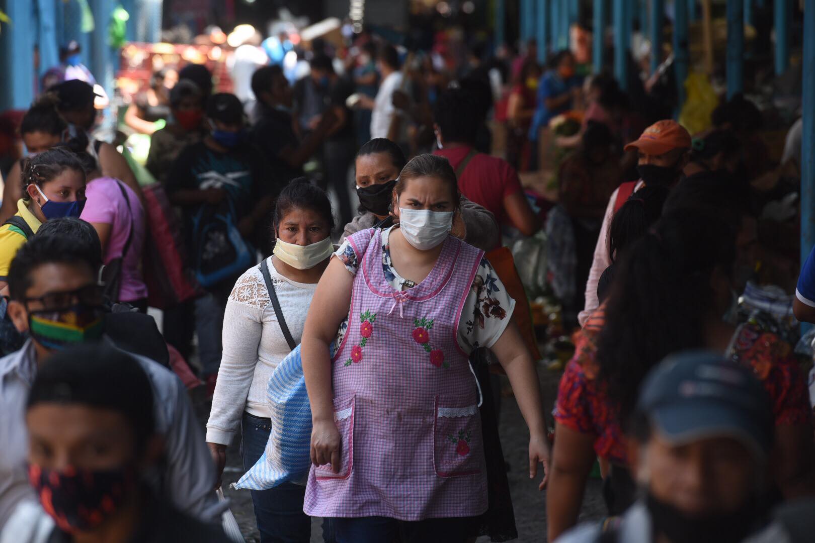 Salud oficializa que el uso de la mascarilla es obligatorio en Guatemala