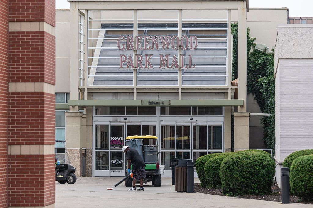 Nuevo tiroteo en Estados Unidos: cuatro muertos en centro comercial