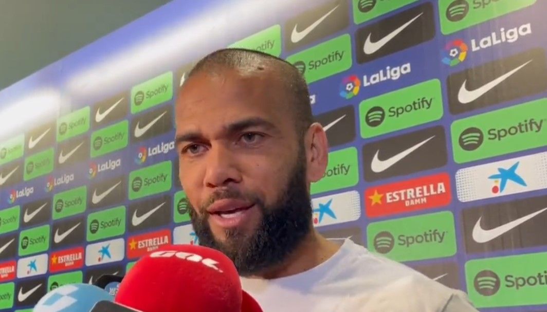 VIDEO. Dani Alves está de regreso en Barcelona y jugará con Pumas el Trofeo Joan Gamper