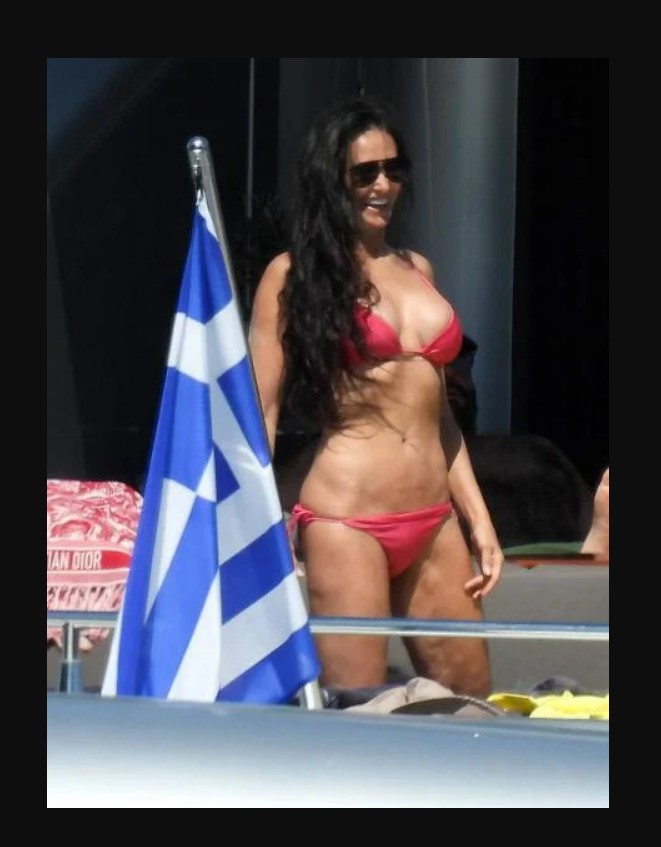 demi moore bikini