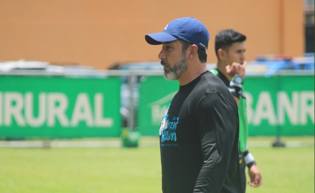 El mexicano Adrián García Arias nuevo entrenador de Malacateco