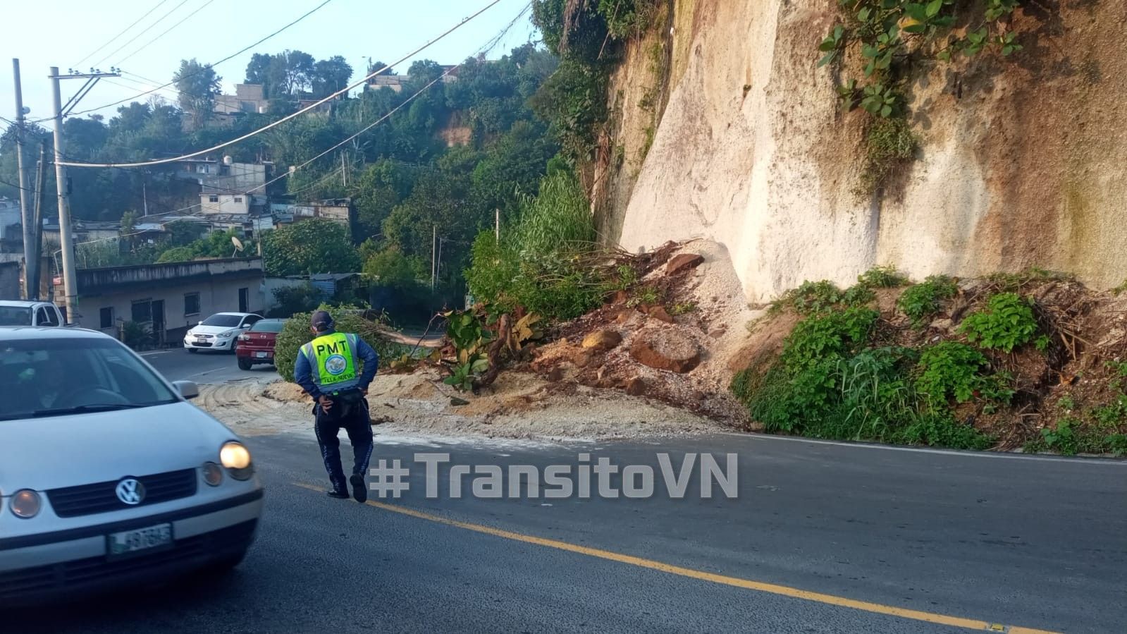 VIDEO. Derrumbe obstruye ruta de Bárcenas a Milpas Altas