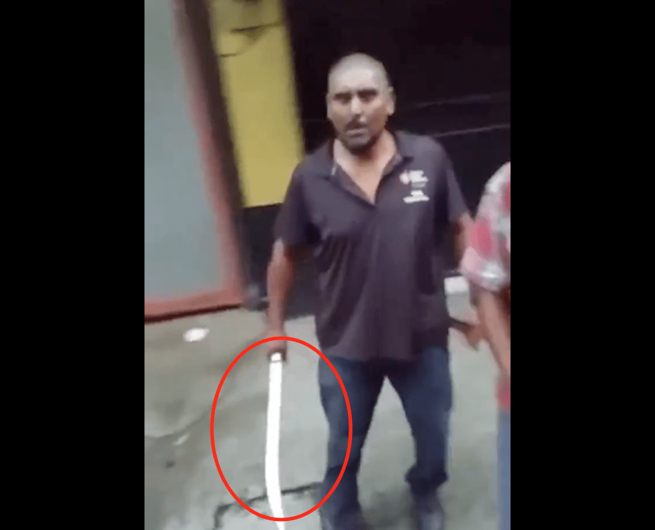 VIDEO: piloto de bus hiere en el rostro a otro con un machete