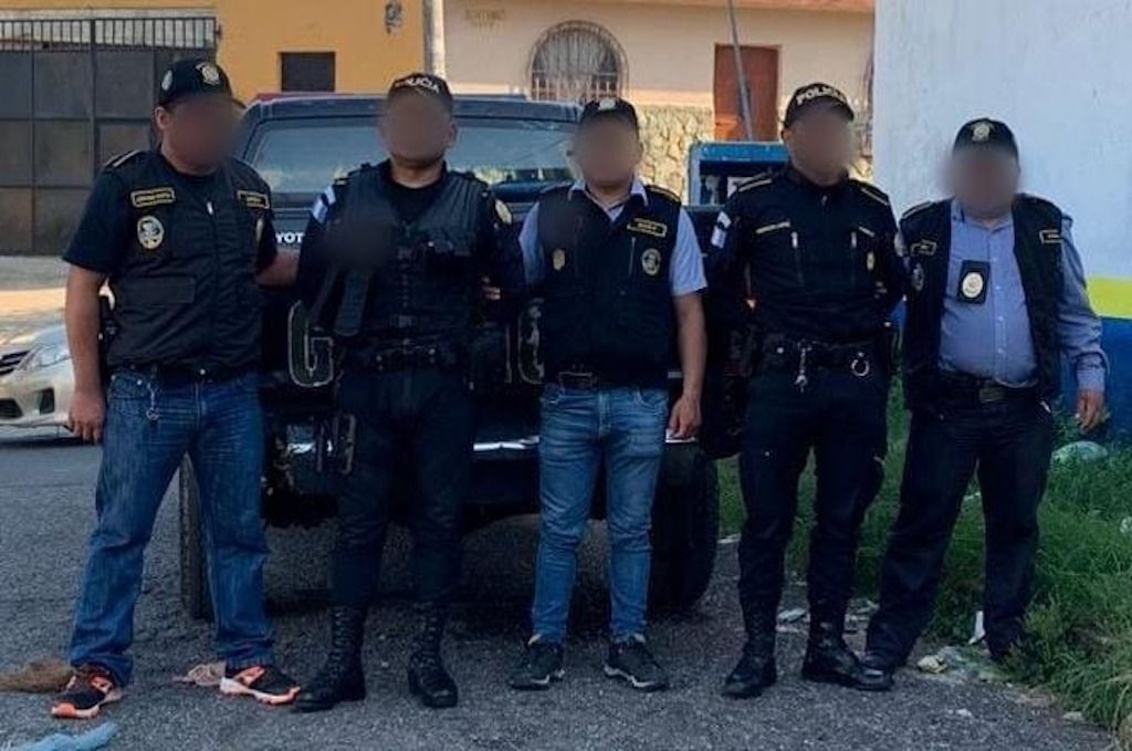 Capturan a dos agentes de la PNC cuando recogían dinero producto de extorsión