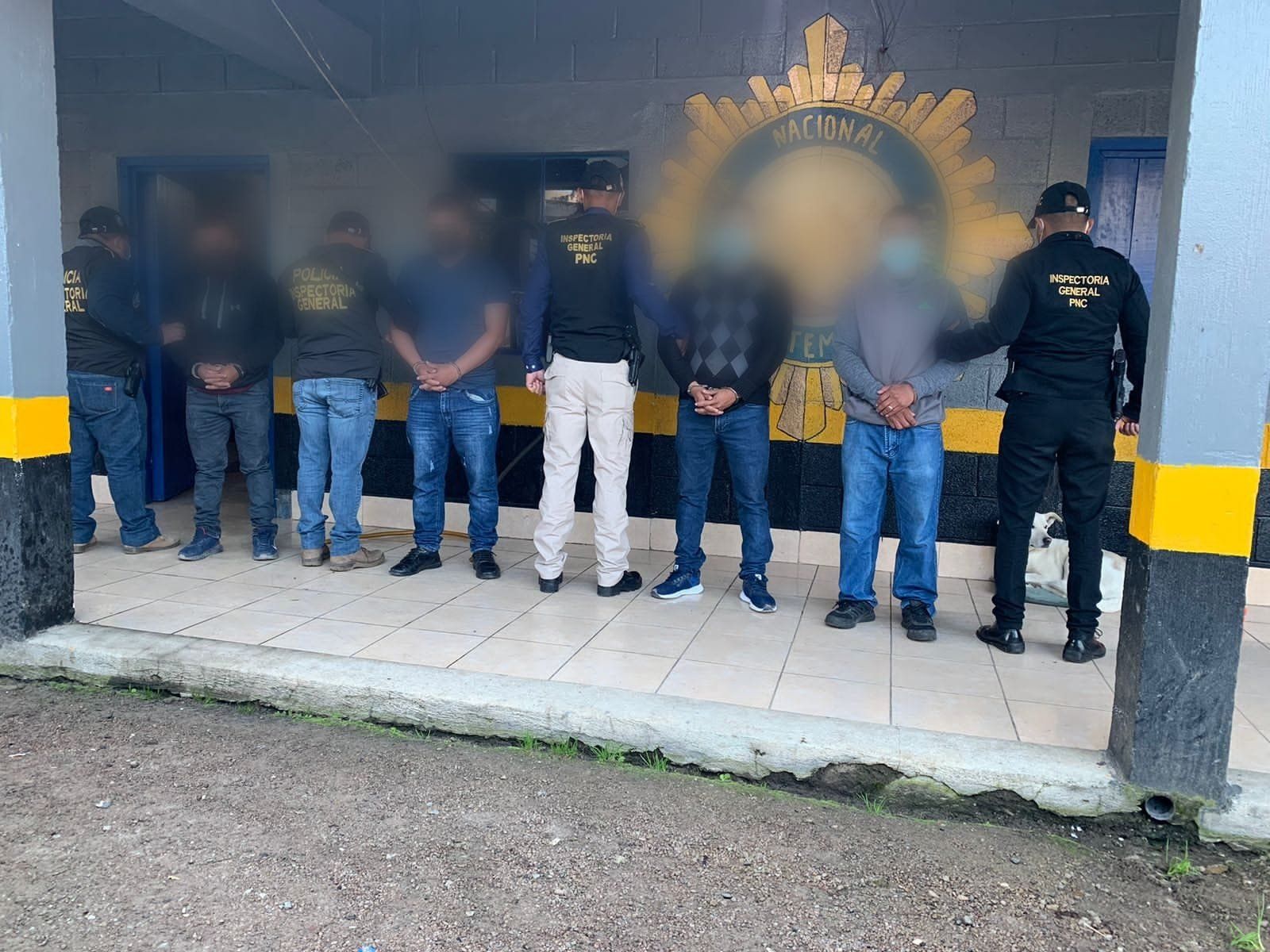 Siete agentes de la PNC capturados por conspiración para el tráfico ilícito de personas