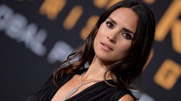 Adria Arjona recibe cientos de halagos a nivel internacional gracias a Andor