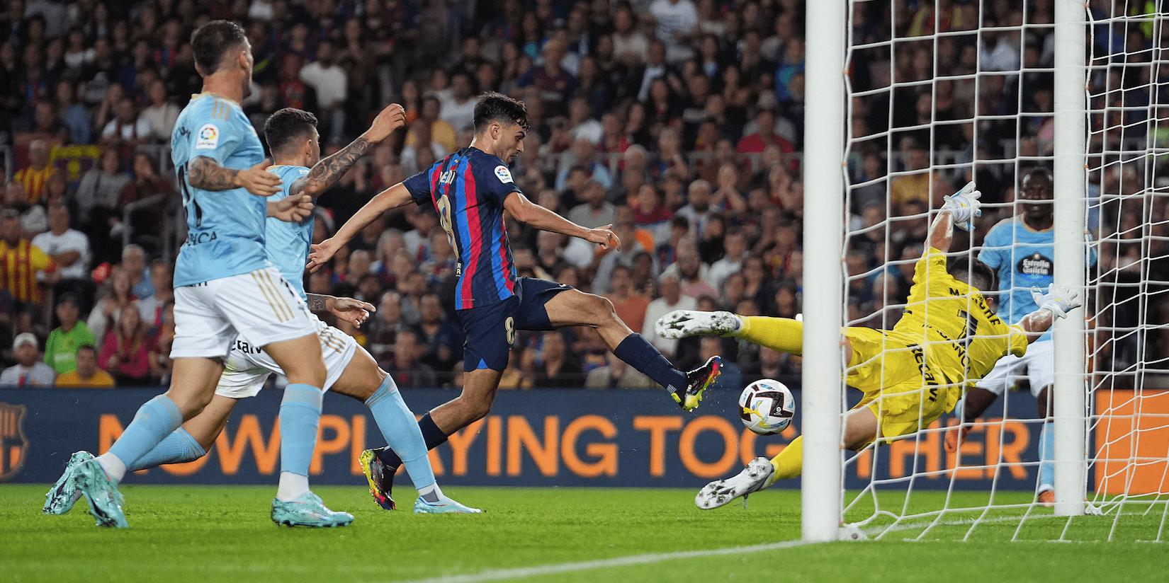 Sin brillo, pero el Barça llegará líder al Santiago Bernabéu