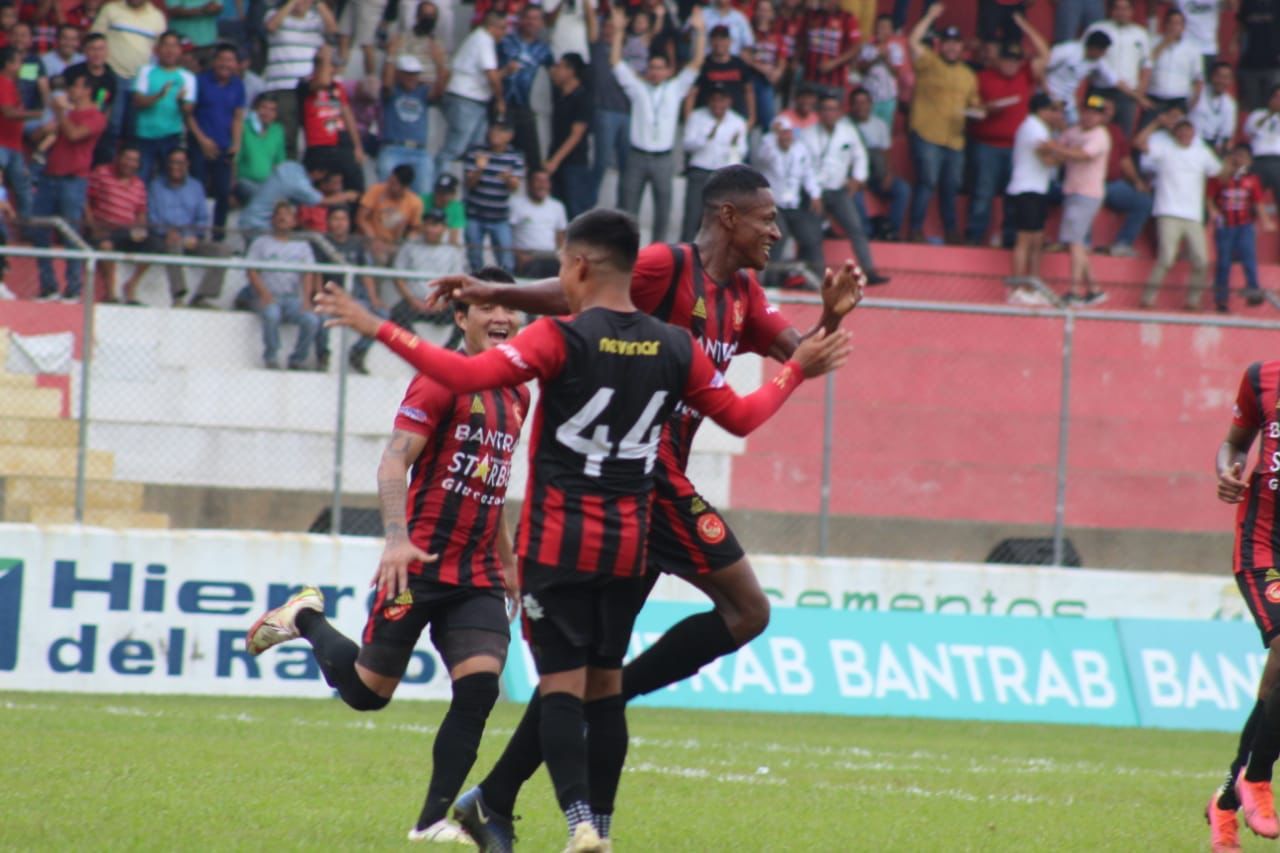 Primera División: Dos clubes toman ventaja en la ida de los cuartos de final